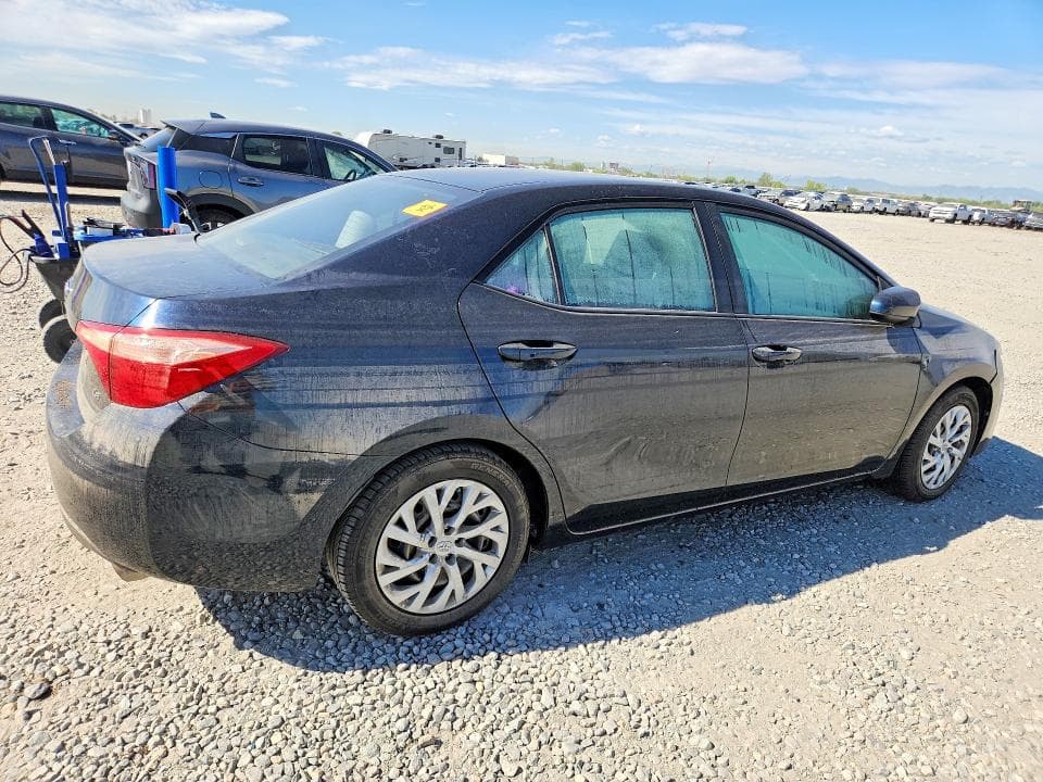 2018 TOYOTA COROLLA LE 3
