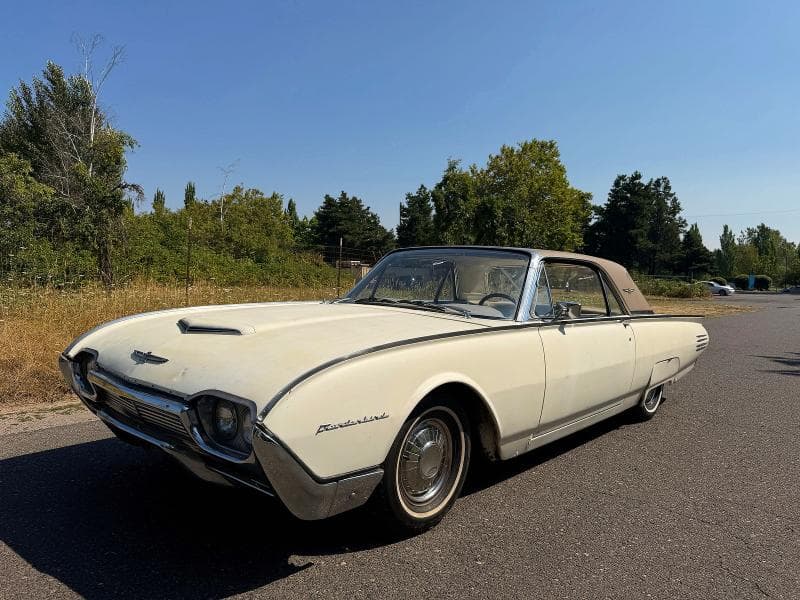 1961 FORD T-BIRD 2