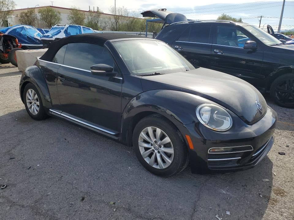 2018 VOLKSWAGEN BEETLE S 4