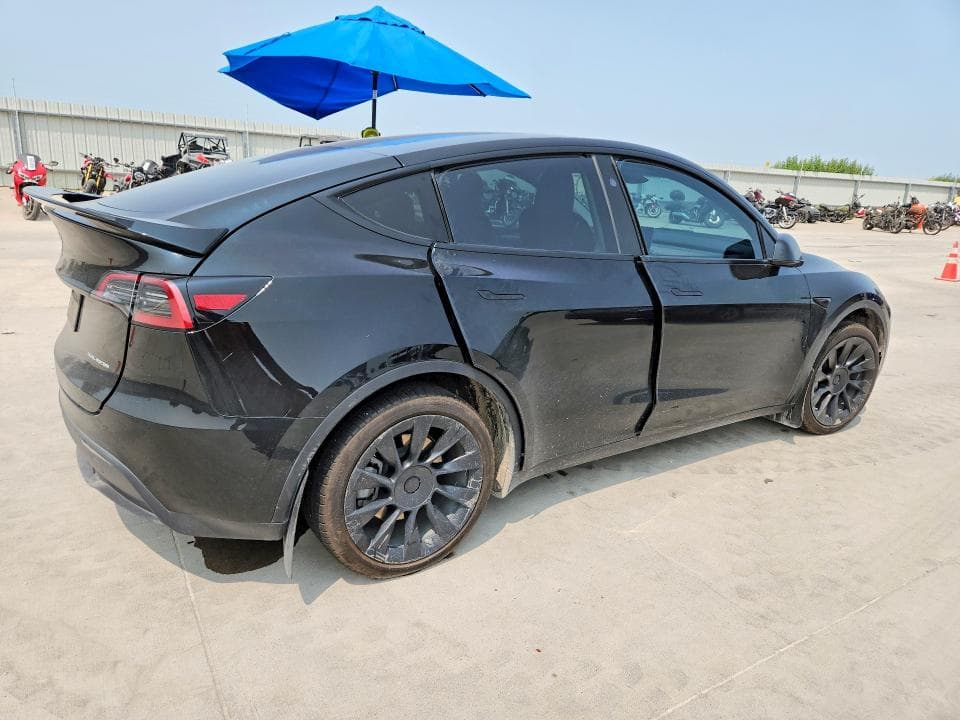 2023 TESLA MODEL Y 3