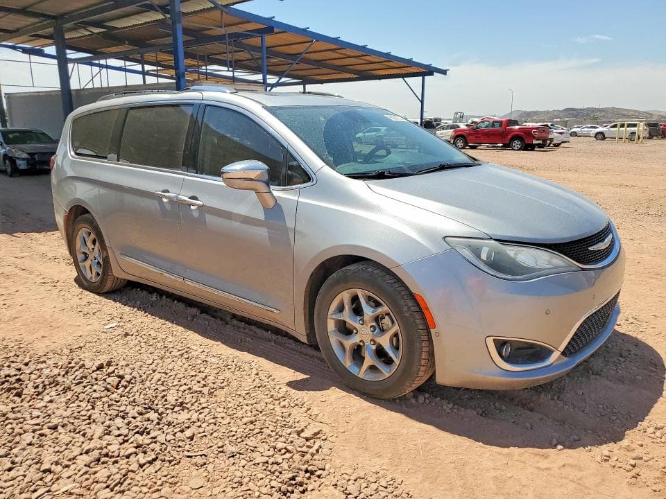 2017 CHRYSLER PACIFICA LIMITED 4
