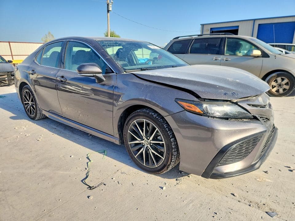 2024 TOYOTA CAMRY SE 4