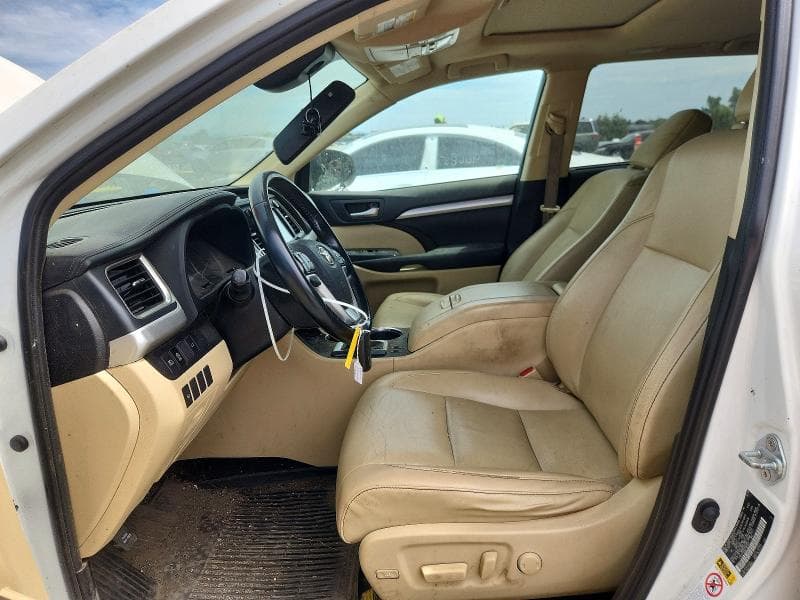 2019 TOYOTA HIGHLANDER XLE 7