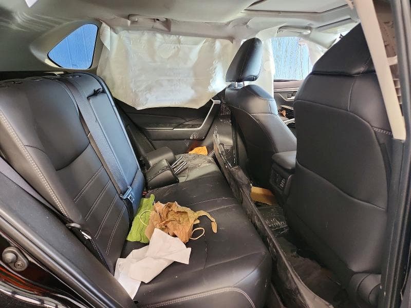 2025 TOYOTA RAV4 XLE PREMIUM 11