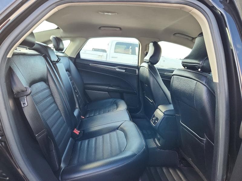 2017 FORD FUSION SE 10