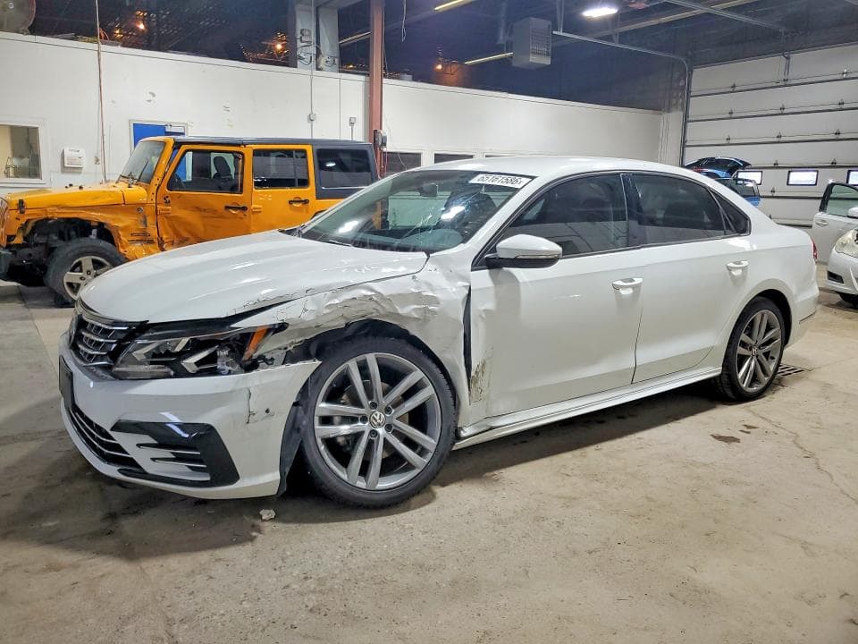 2018 VOLKSWAGEN PASSAT S - 1