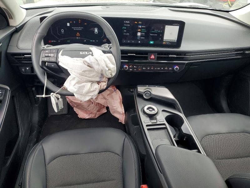 2025 KIA EV6 LIGHT LONG RANGE 8