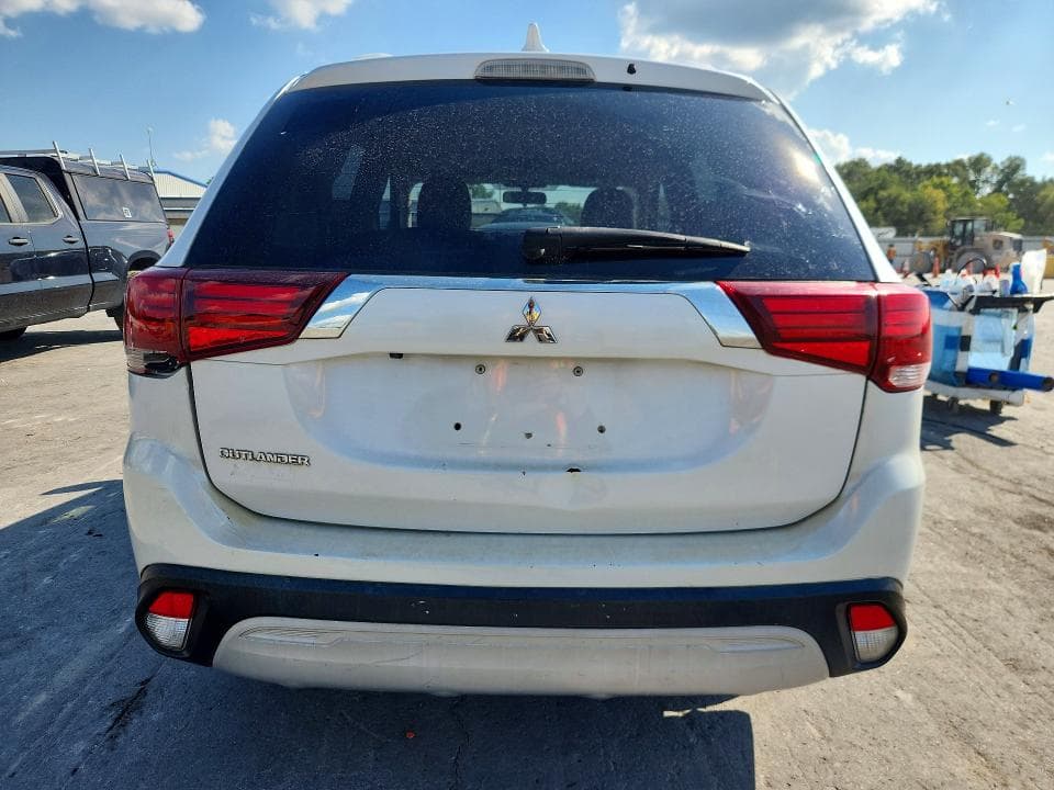 2020 MITSUBISHI OUTLANDER ES 6
