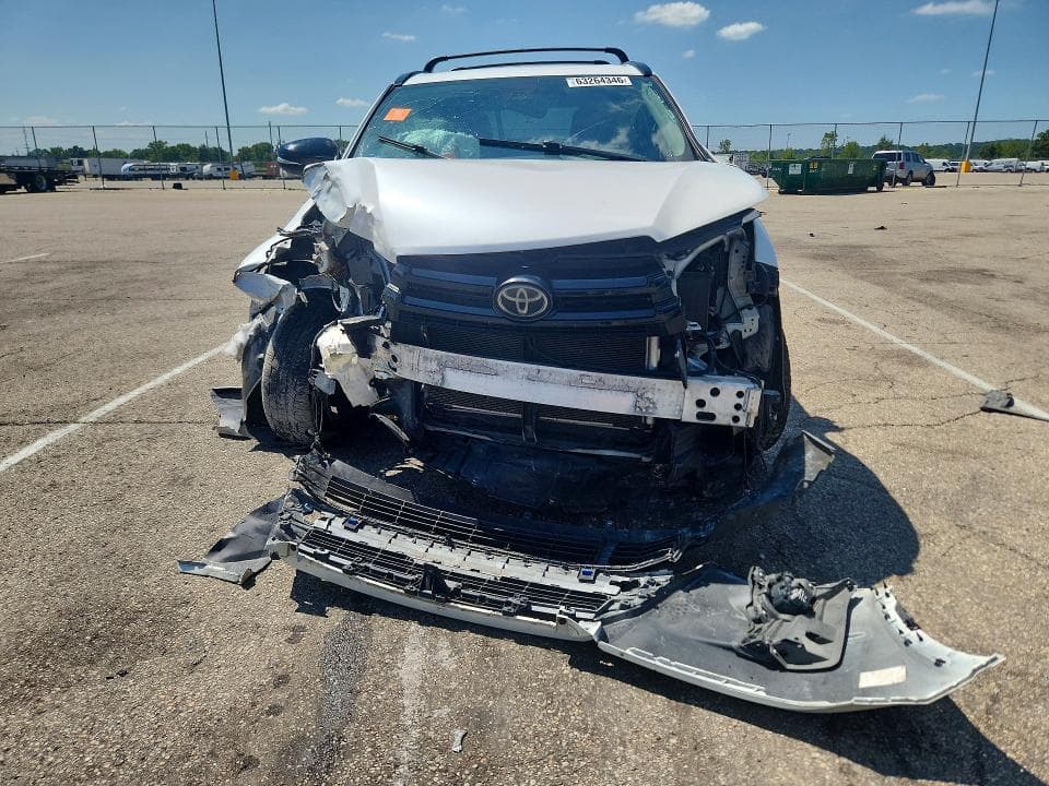 2019 TOYOTA HIGHLANDER SE 5