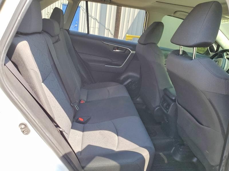 2019 TOYOTA RAV4 XLE 10