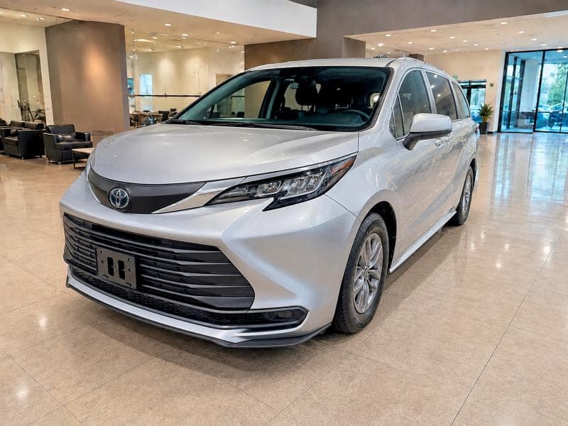 2022 TOYOTA SIENNA LE 2