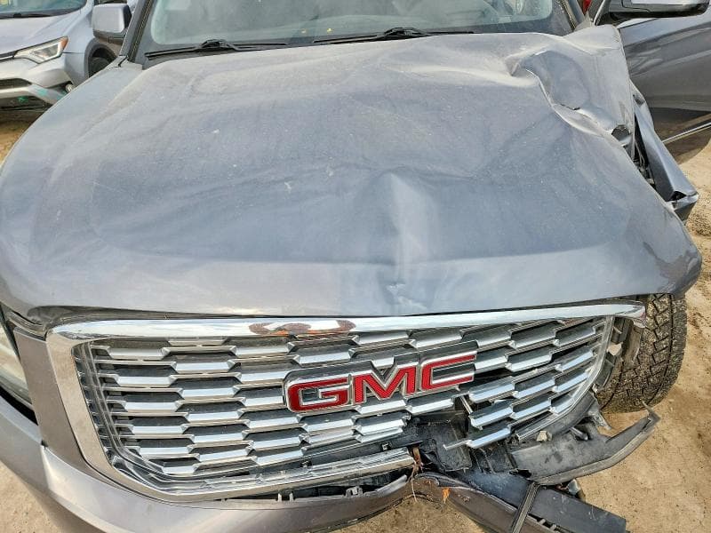 2018 GMC YUKON DENALI 12