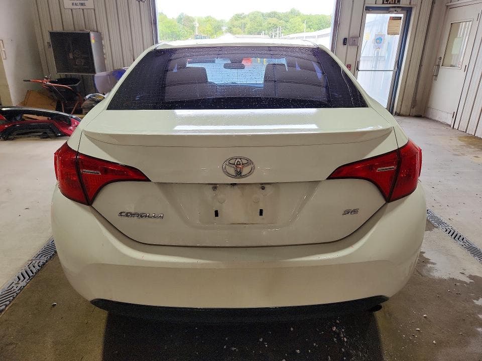 2017 TOYOTA COROLLA SE 6