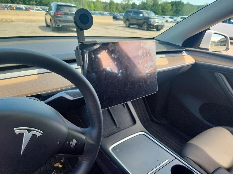 2024 TESLA MODEL Y 9