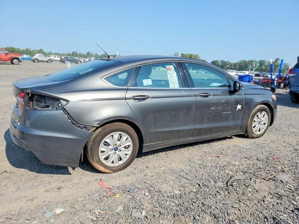 2019 FORD FUSION S 3