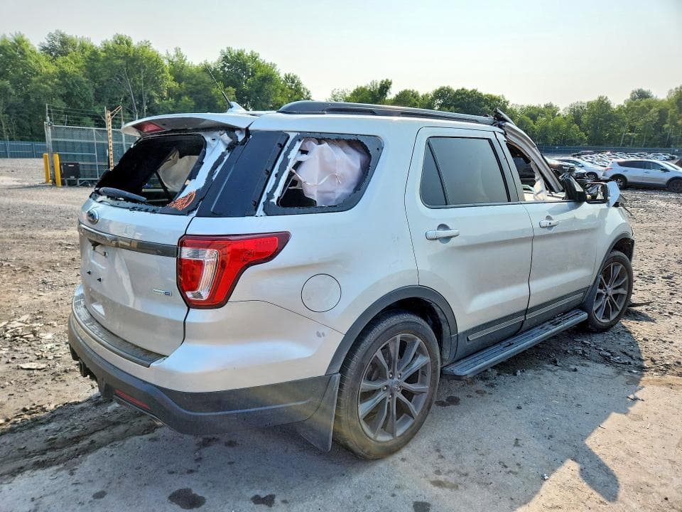 2018 FORD EXPLORER XLT 3