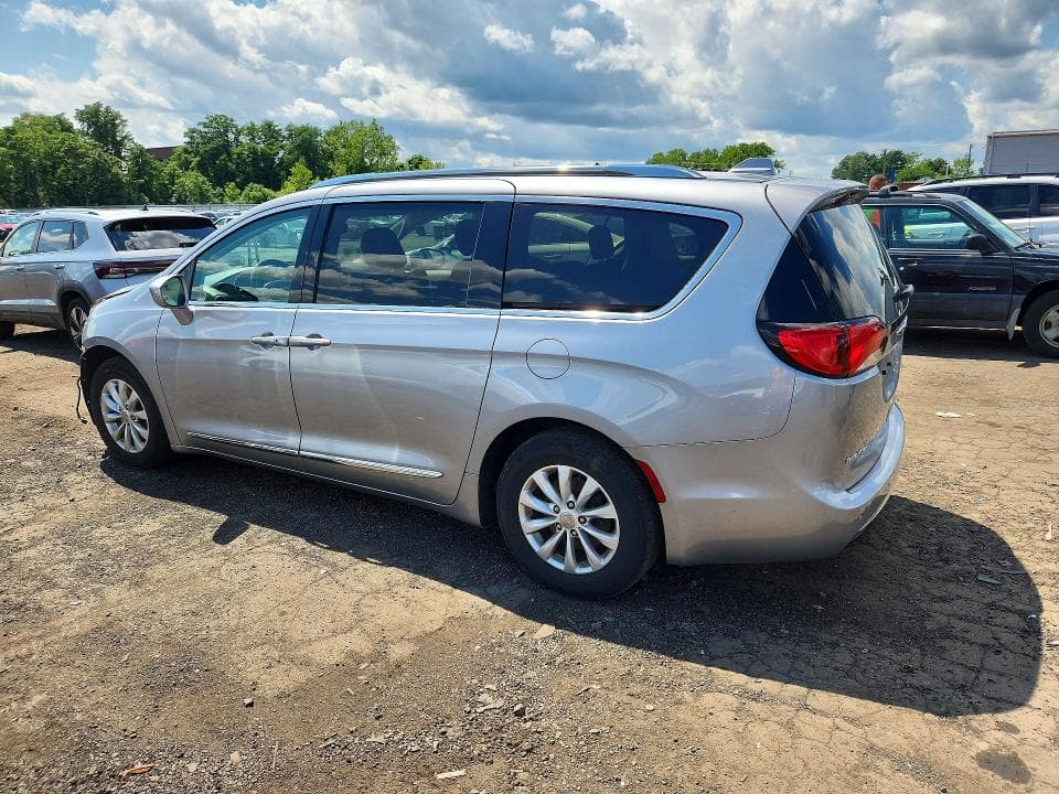 2019 CHRYSLER PACIFICA TOURING L 2