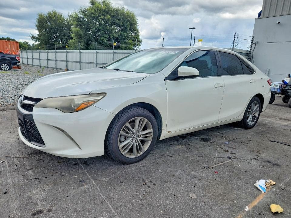 2017 TOYOTA CAMRY SE - 1