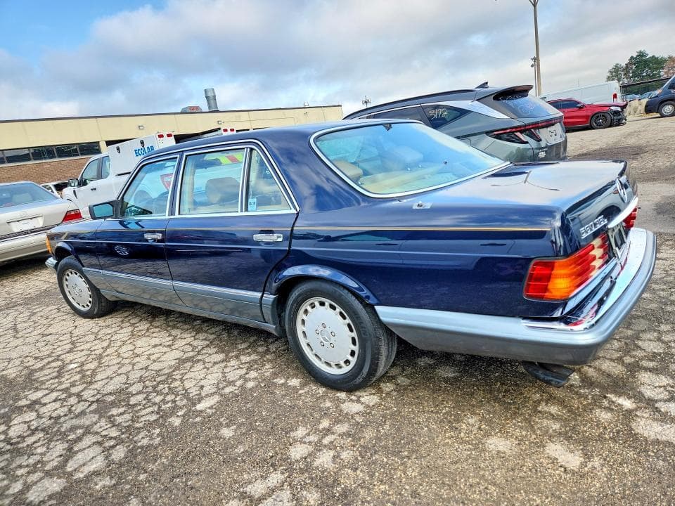 1986 MERCEDES-BENZ 560 SEL 2