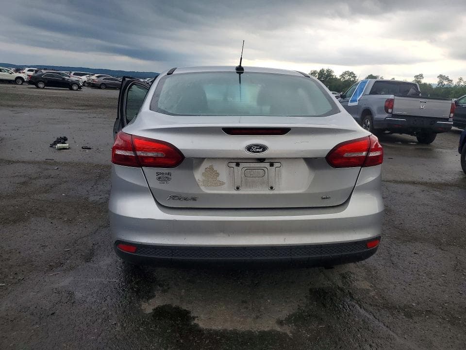 2017 FORD FOCUS SE 6