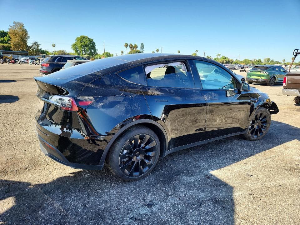 2023 TESLA MODEL Y 3