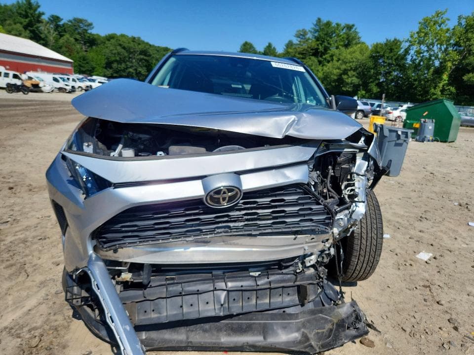 2021 TOYOTA RAV4 LE 5