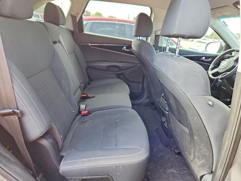 2019 KIA SORENTO L 11