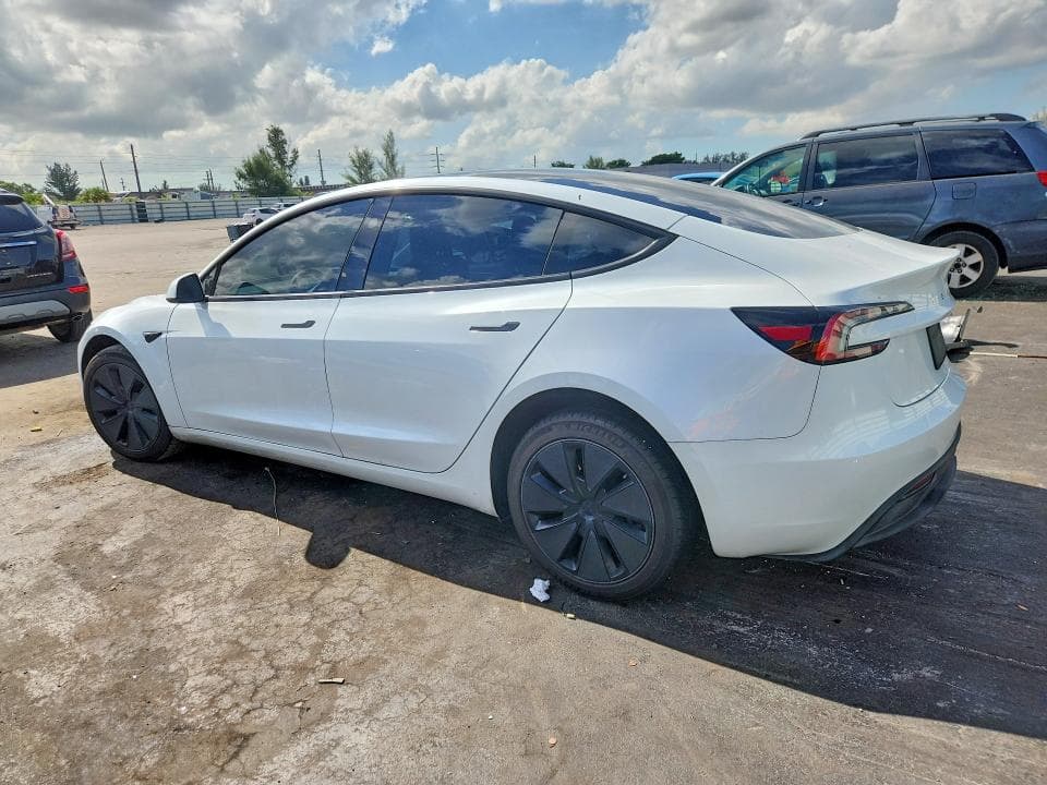 2025 TESLA MODEL 3 2