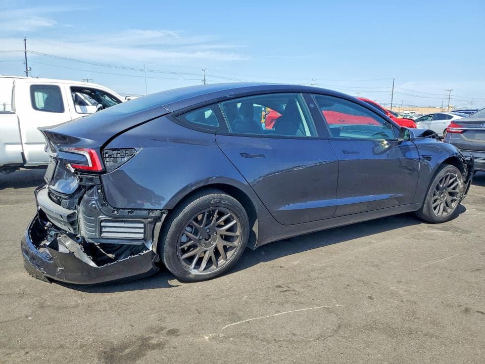 2025 TESLA MODEL 3 3