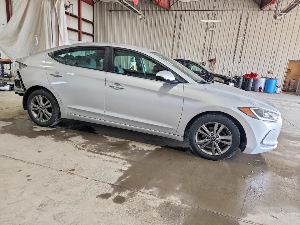 2017 HYUNDAI ELANTRA SE 4