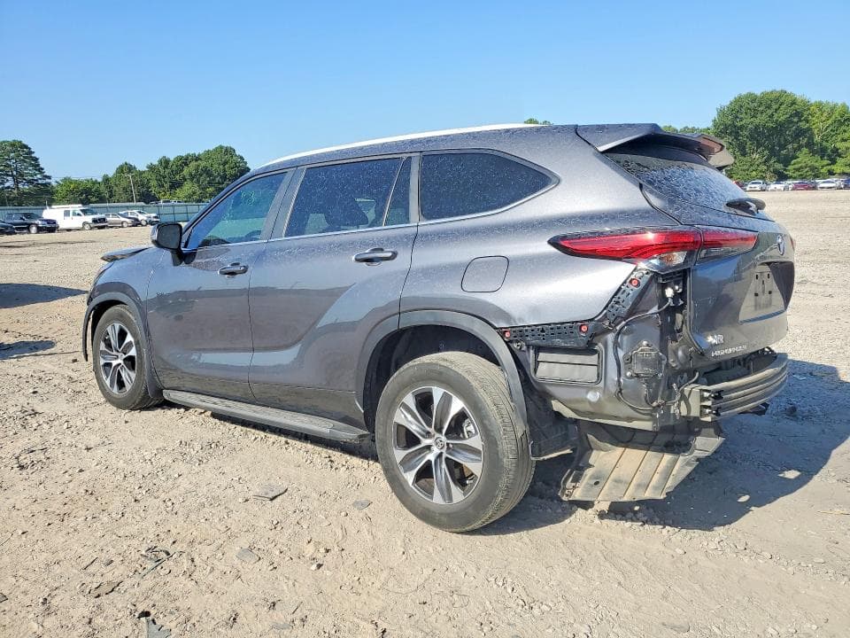 2023 TOYOTA HIGHLANDER XLE 2