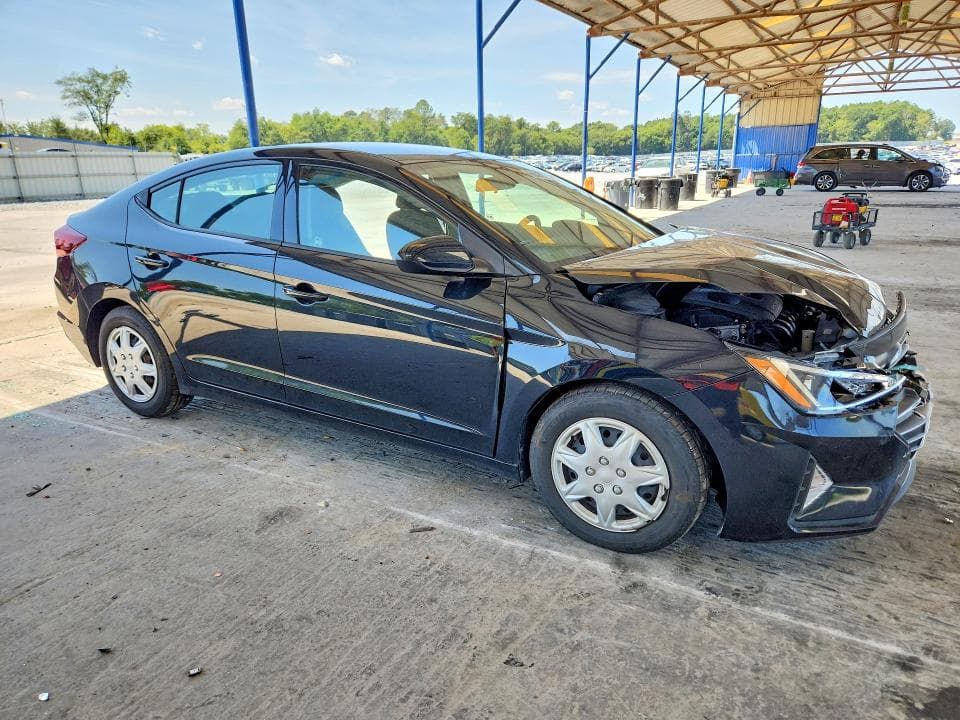 2020 HYUNDAI ELANTRA SE 4