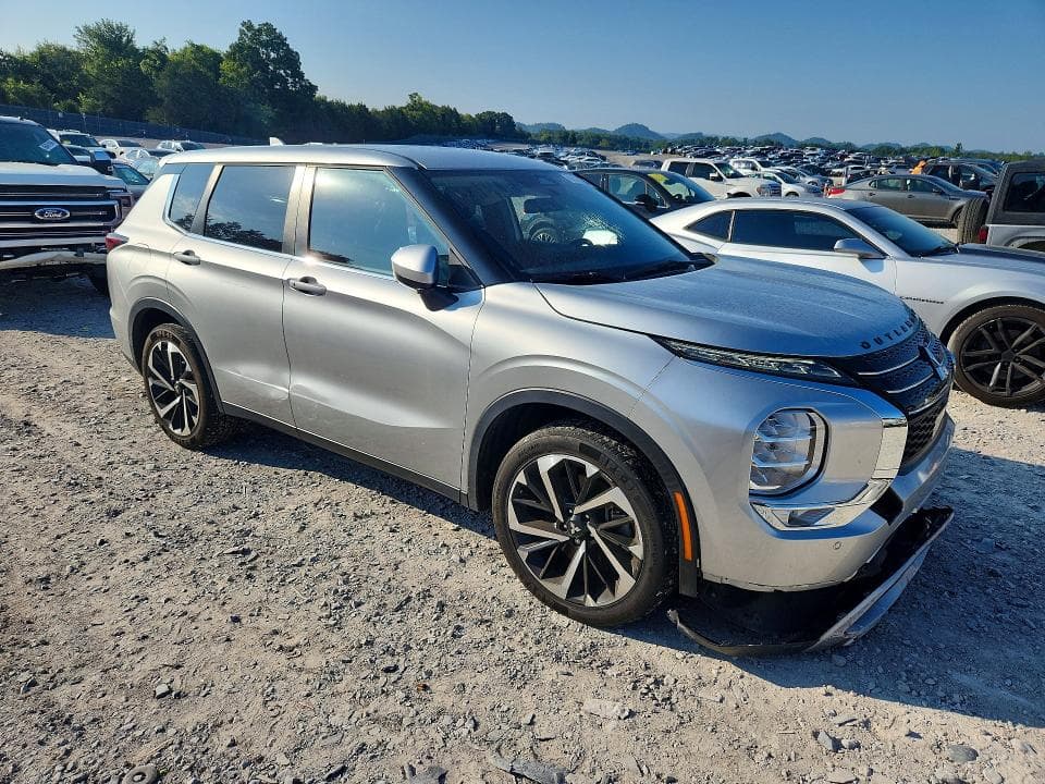 2023 MITSUBISHI OUTLANDER SE 4