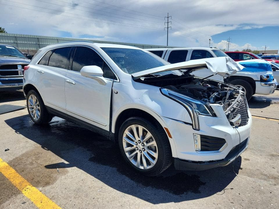 2017 CADILLAC XT5 PLATINUM 4