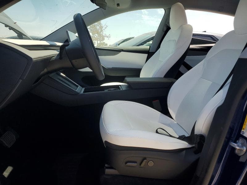 2026 TESLA MODEL Y 7