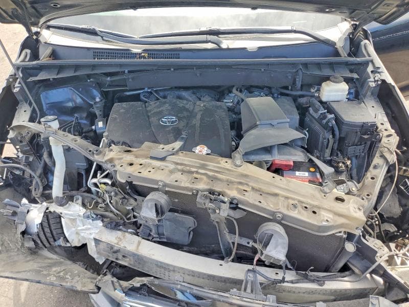 2017 TOYOTA HIGHLANDER LIMITED 12