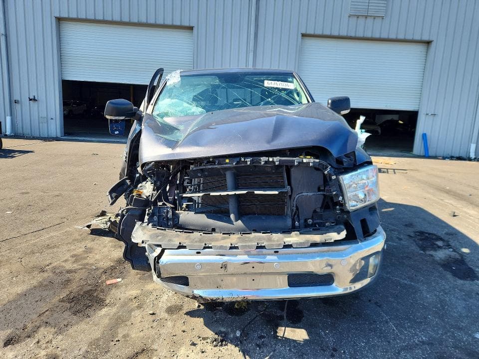 2019 RAM 1500 CLASSIC SLT 5