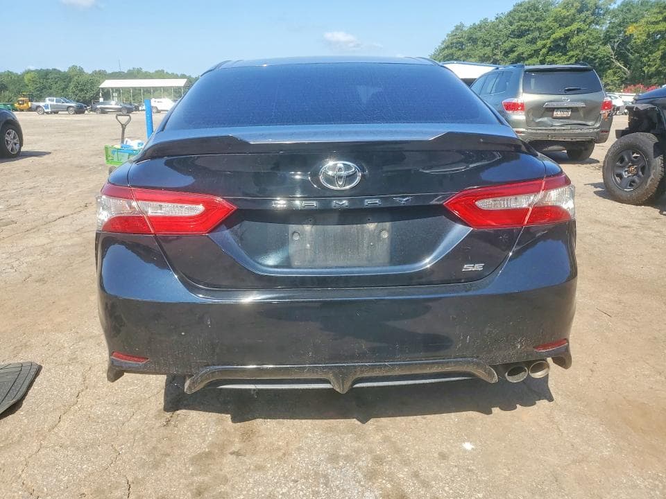 2018 TOYOTA CAMRY SE 6