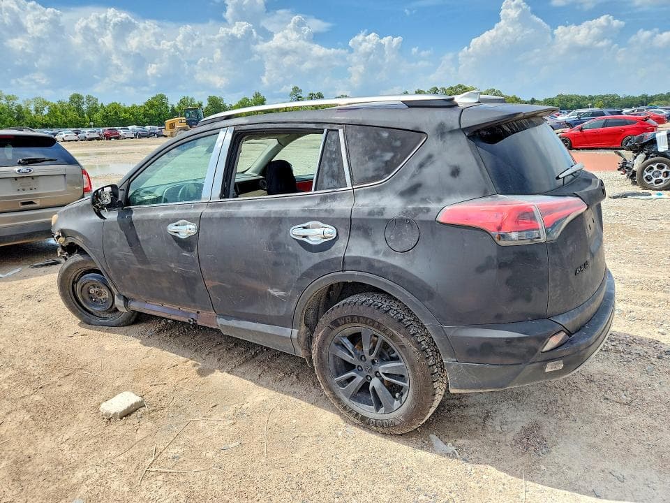2017 TOYOTA RAV4 XLE 2