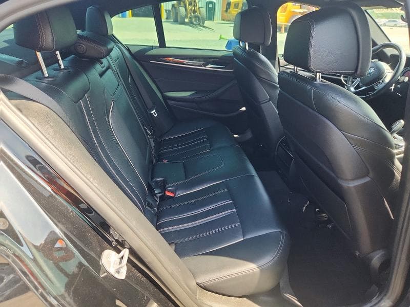 2018 BMW 530 XI 10
