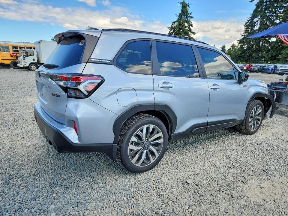 2025 SUBARU FORESTER TOURING 3
