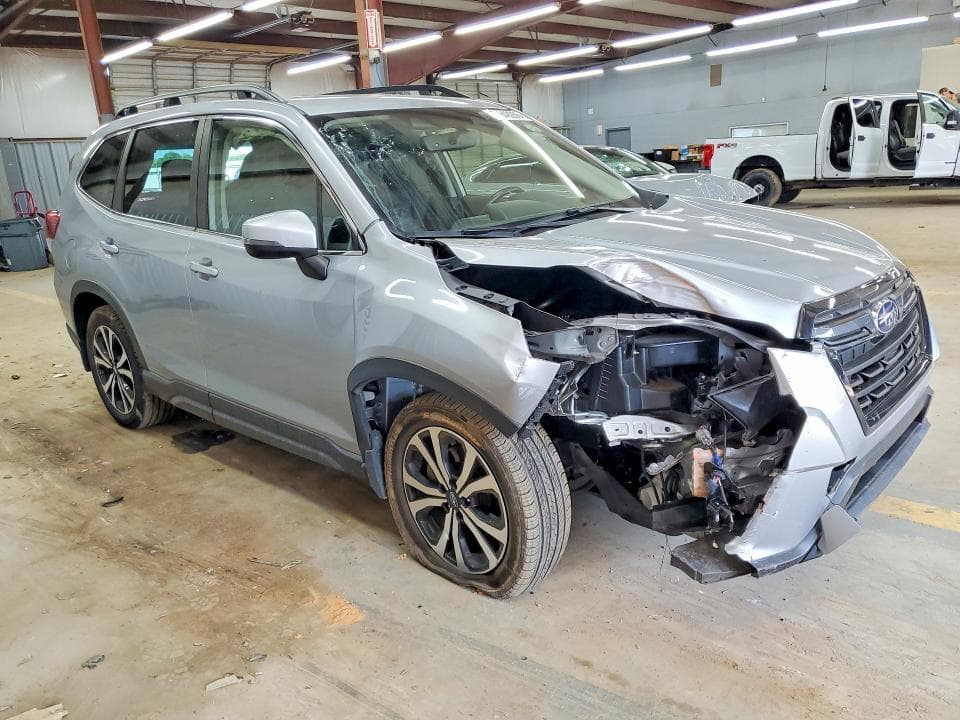 2022 SUBARU FORESTER L 4