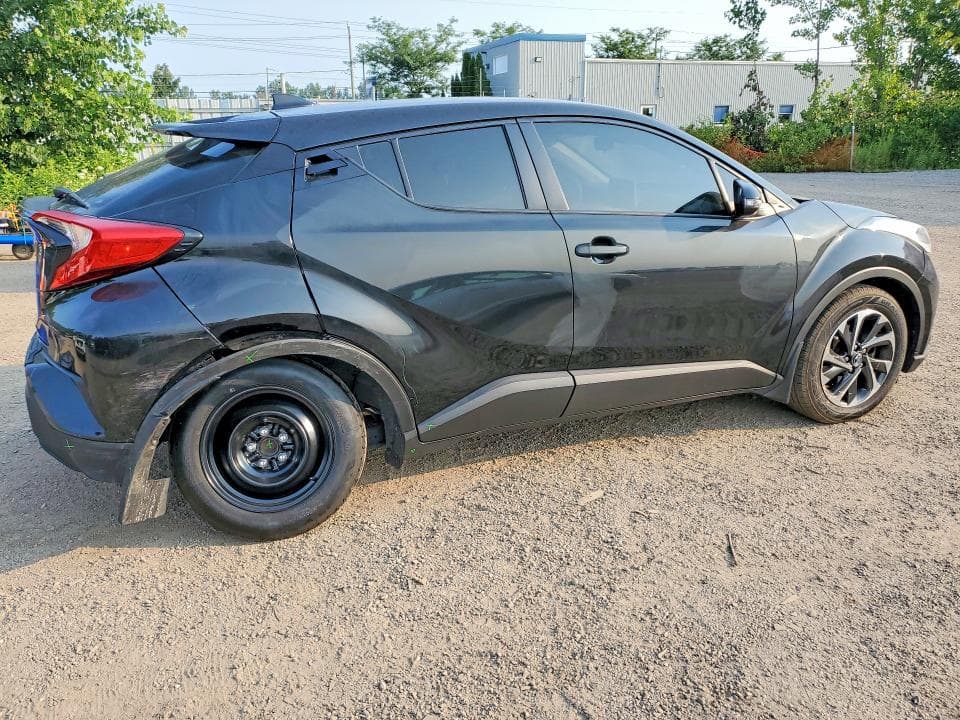 2021 TOYOTA C-HR LE 3