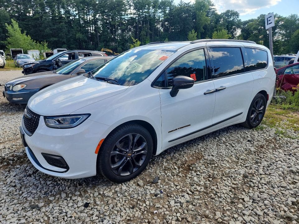 2024 CHRYSLER PACIFICA TOURING L - 1