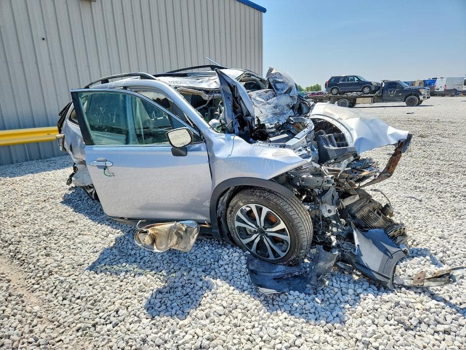2021 SUBARU FORESTER LIMITED 4