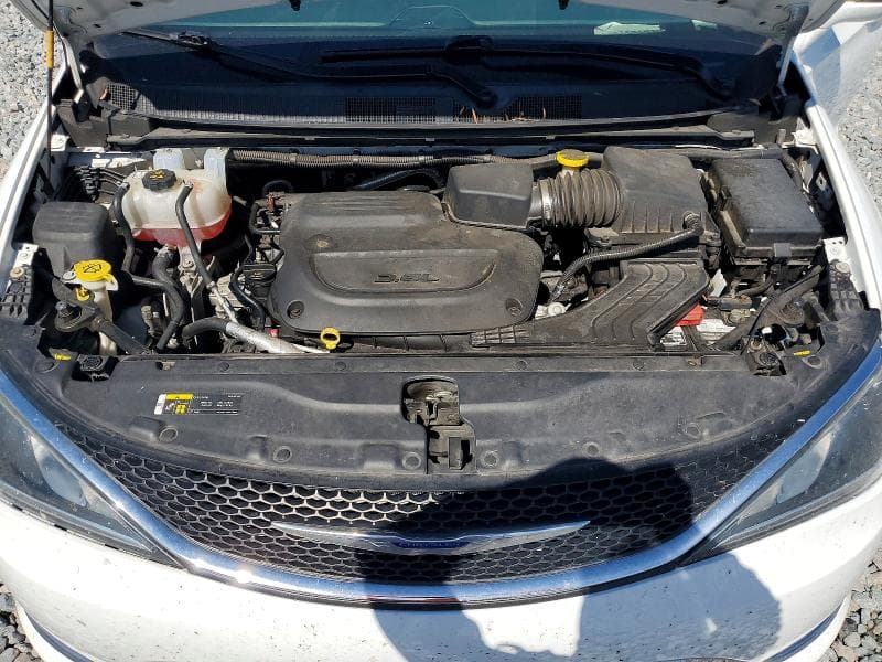 2019 CHRYSLER PACIFICA LIMITED 12