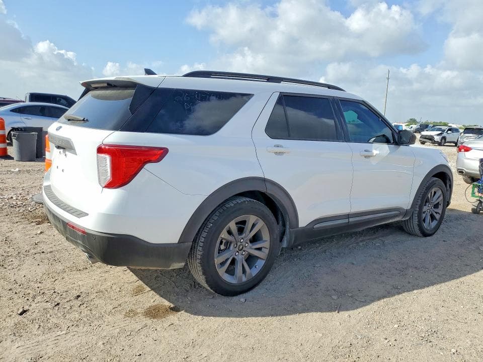 2021 FORD EXPLORER XLT 3