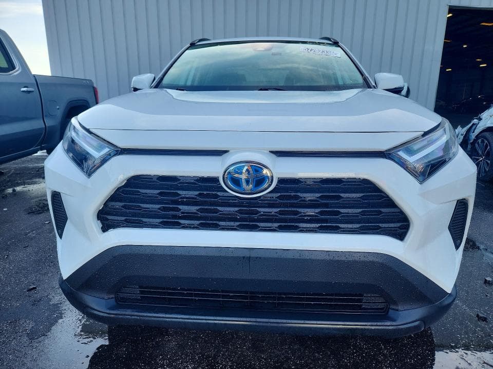 2023 TOYOTA RAV4 LE 5