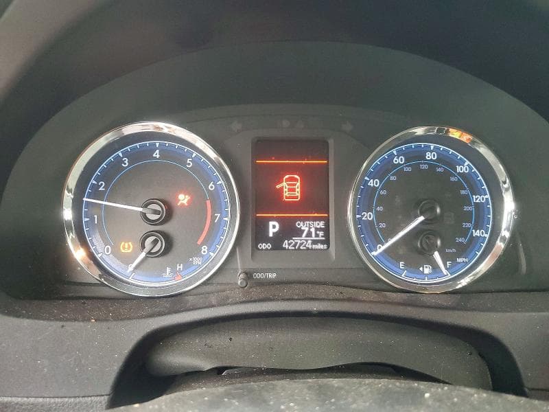 2019 TOYOTA COROLLA LE 9