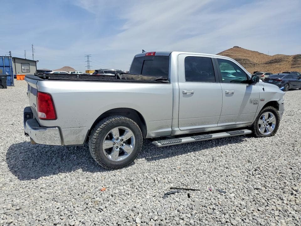 2019 RAM 1500 CLASSIC SLT 3
